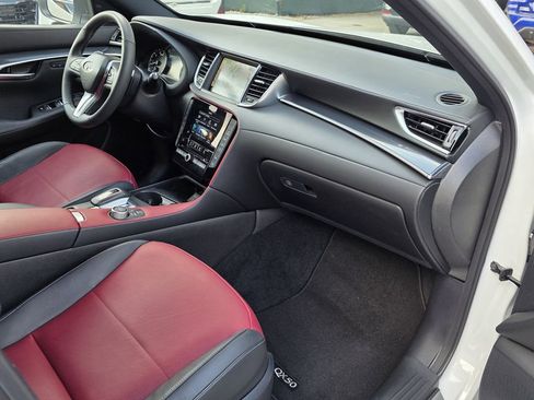 Used 2024 INFINITI QX50 Sport image 11