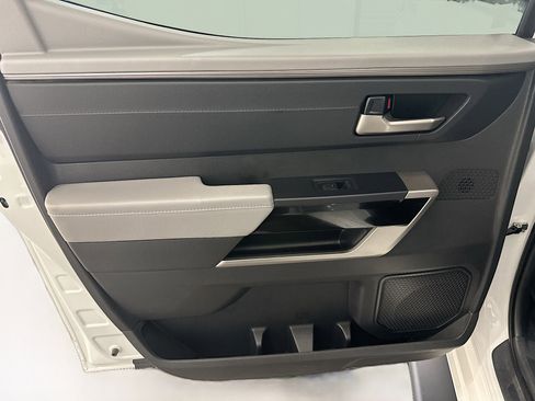 Used 2025 Toyota Tundra Limited image 27