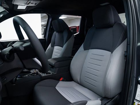 Used 2025 Toyota Tacoma TRD Off-Road image 16