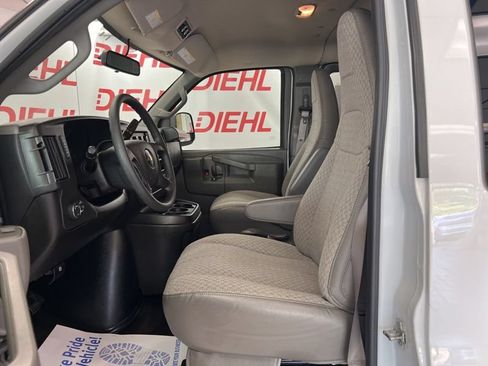 Used 2024 Chevrolet Express 3500 LS w/ Chrome Appearance Package RWD image 14