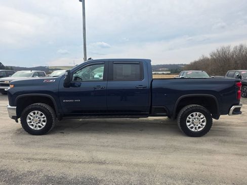 Used 2022 Chevrolet Silverado 2500 LT w/ Convenience Package image 9