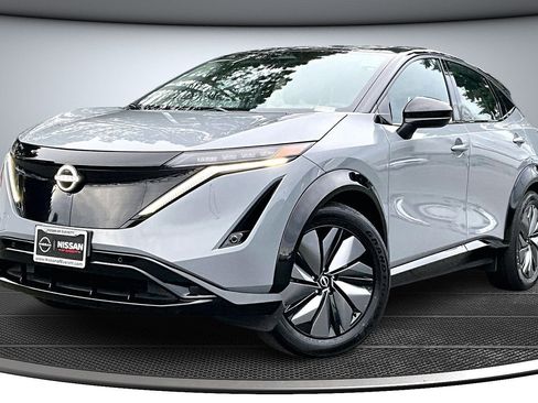 Used 2024 Nissan Ariya AWD image 3