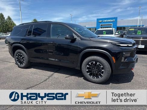 Used 2026 Chevrolet Traverse Z71 w/ LPO, Floor Liner Package AWD/4WD image 1