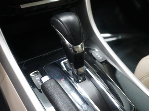 Used 2016 Honda Accord EX-L image 17