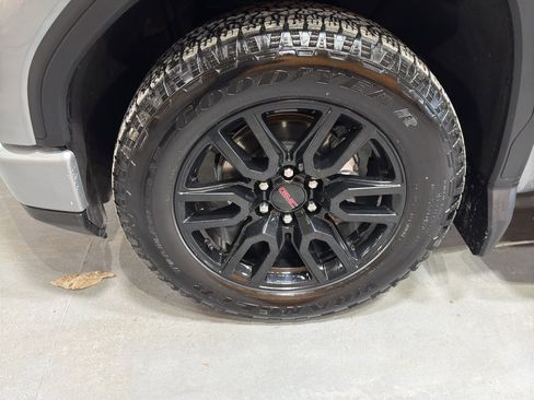 Used 2024 GMC Sierra 1500 Elevation w/ X31 Off-Road Package image 9