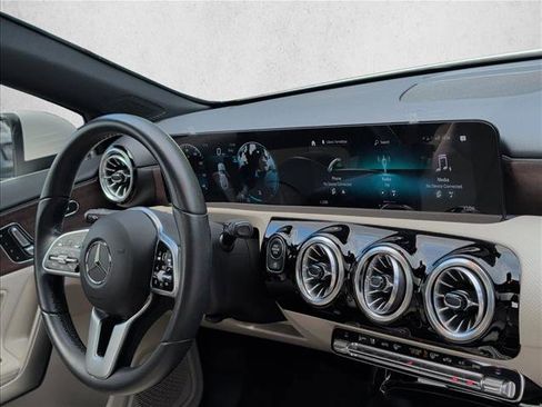 Used 2022 Mercedes-Benz A 220 image 24