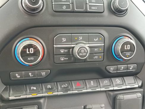 Used 2020 Chevrolet Silverado 1500 LTZ AWD/4WD image 36