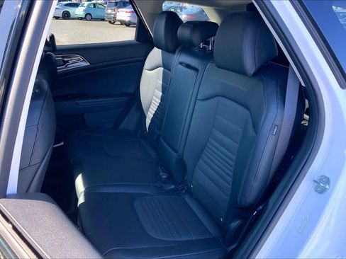 Used 2024 Kia Sportage SX image 21