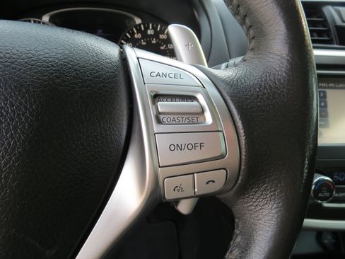 Used 2016 Nissan Altima 3.5 SL image 14