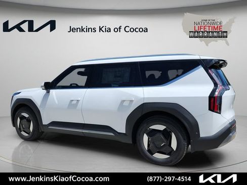 New 2026 Kia EV9 Wind AWD/4WD image 8