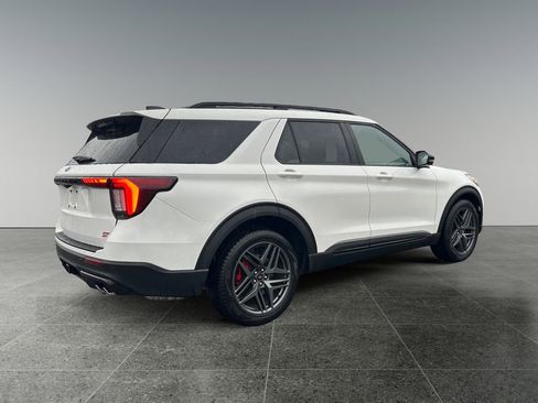 Used 2025 Ford Explorer ST w/ Sun And Sound Package image 7