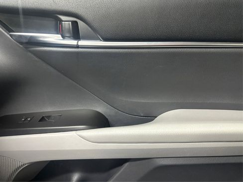 Used 2022 Toyota Camry LE image 29