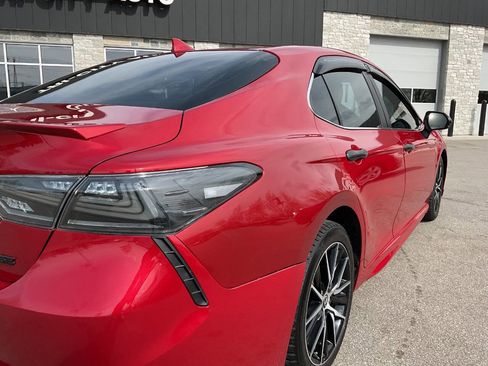 Used 2021 Toyota Camry SE FWD image 8