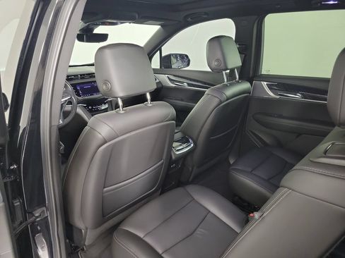 Certified 2023 Cadillac XT6 Premium Luxury w/ Technology Package FWD image 15