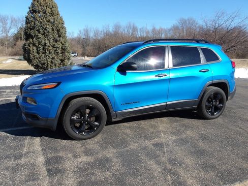 Used 2017 Jeep Cherokee Sport w/ Cold Weather Group image 1