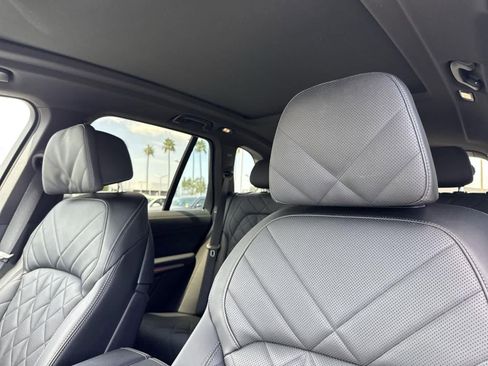 Used 2024 BMW X5 xDrive50e image 25