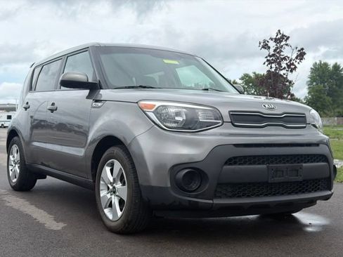 Used 2017 Kia Soul FWD image 1