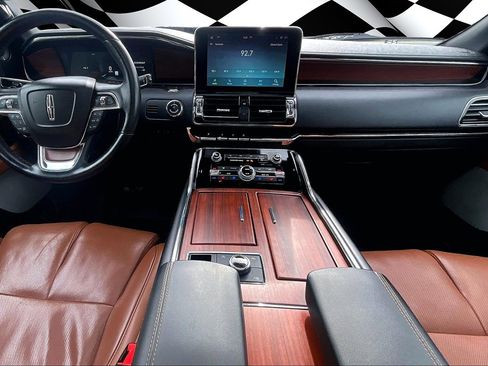 Used 2021 Lincoln Navigator L Reserve w/ Luxury Package image 15
