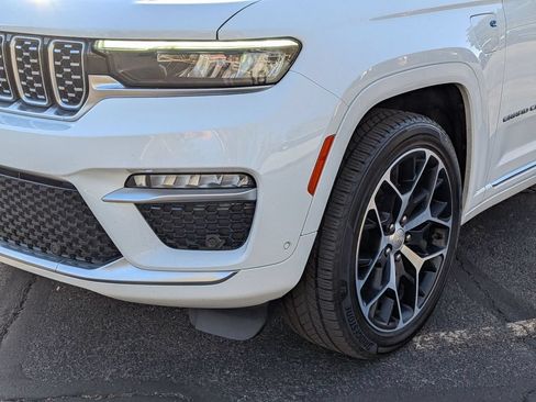 Used 2023 Jeep Grand Cherokee Summit AWD/4WD image 9