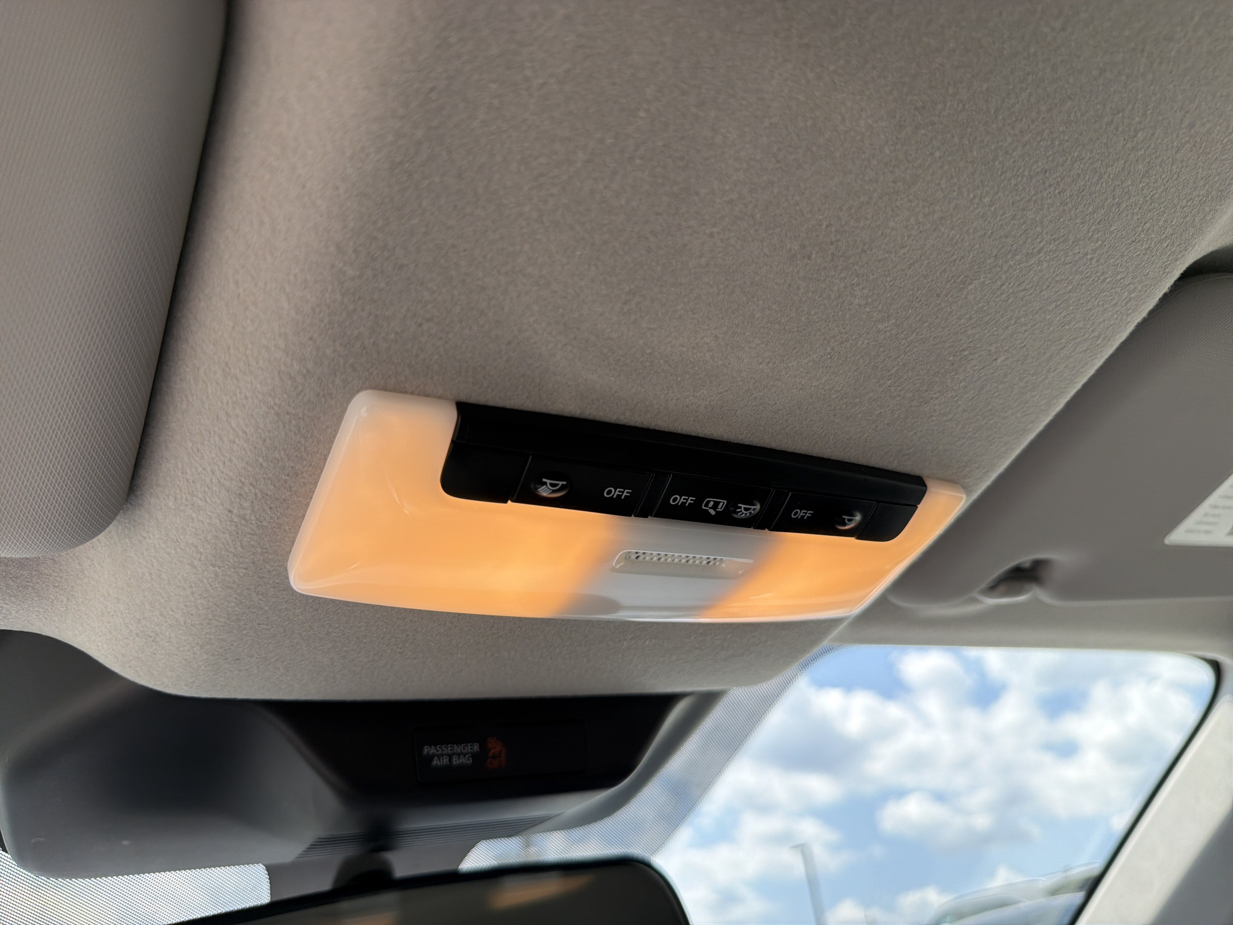 Used 2025 Nissan Kicks S AWD/4WD image 31