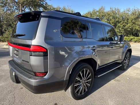 Certified 2024 Lexus GX 550 image 3