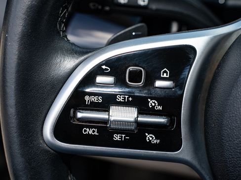 Used 2021 Mercedes-Benz GLA 250 w/ Premium Package image 31