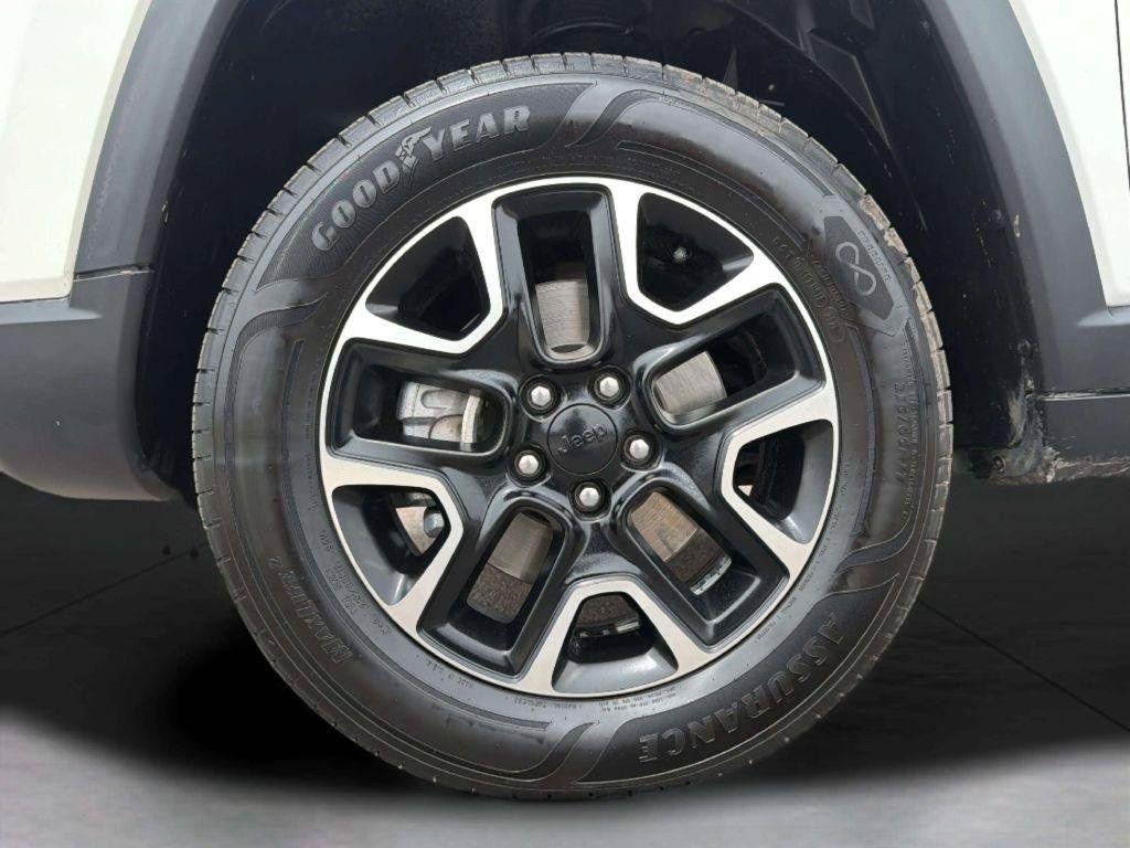 Used 2020 Jeep Compass Trailhawk w/ Cold Weather Group AWD/4WD image 29