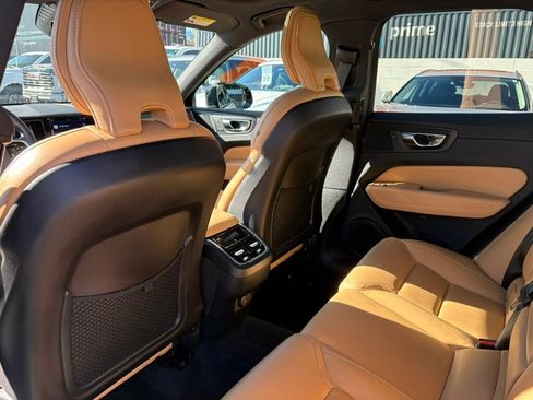 Used 2023 Volvo XC60 B5 Ultimate w/ Protection Package Premier image 18