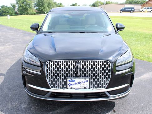 Used 2025 Lincoln Corsair AWD w/ Towing Package image 2