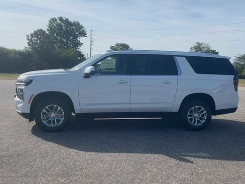 New 2026 Chevrolet Suburban LS AWD/4WD image 3