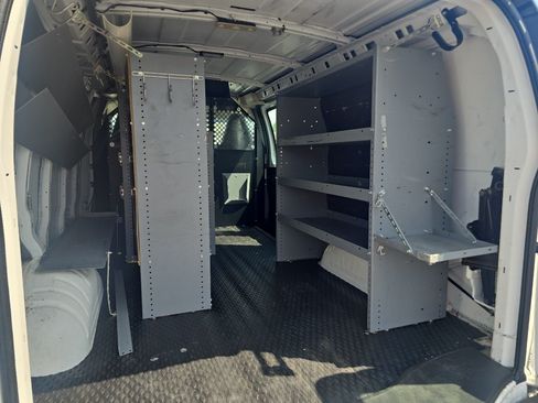 Used 2016 Chevrolet Express 2500 RWD image 10