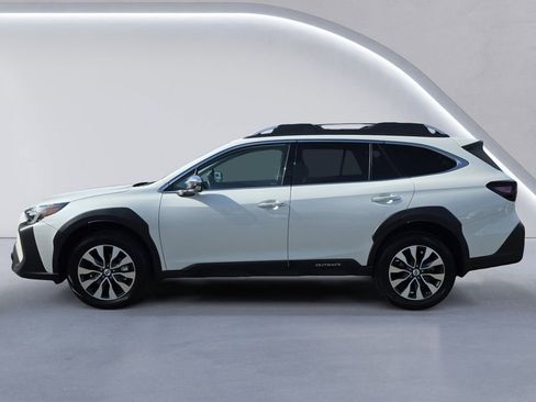 Used 2023 Subaru Outback Touring image 6