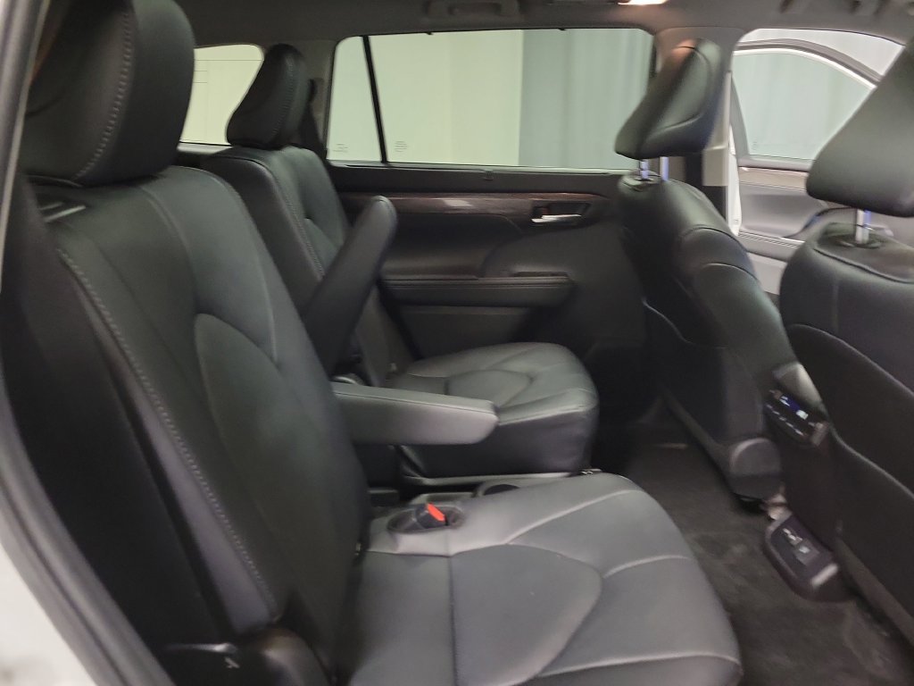 Used 2026 Toyota Highlander Platinum AWD/4WD image 34