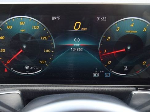Used 2020 Mercedes-Benz GLB 250 4MATIC w/ Premium Package image 28