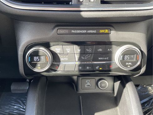 Used 2021 Ford Escape Titanium w/ Class II Trailer Tow Package image 19