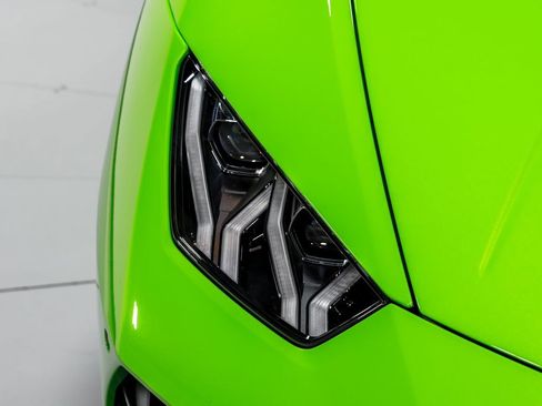 Used 2022 Lamborghini Huracan EVO RWD image 41