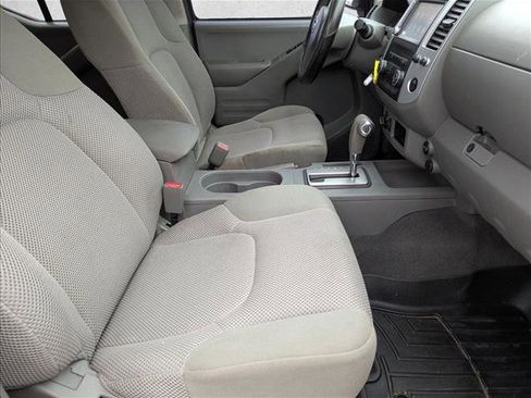 Used 2019 Nissan Frontier SV image 19