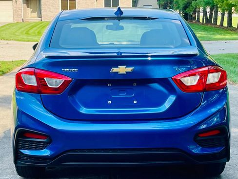 Used 2017 Chevrolet Cruze LT w/ Convenience Package image 9