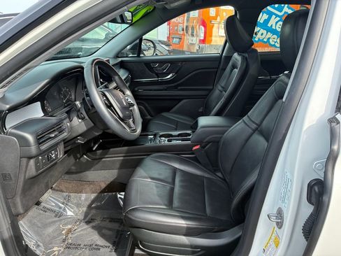 Certified 2022 Lincoln Corsair AWD w/ Premium Package image 10