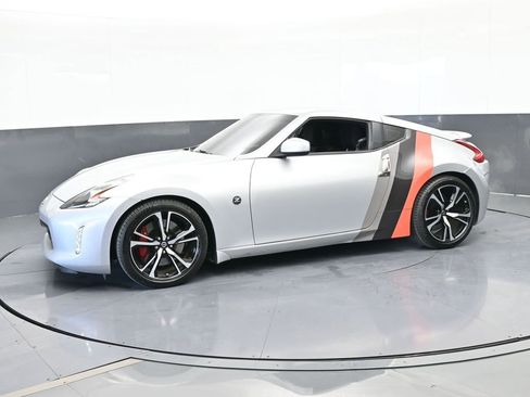 Used 2020 Nissan 370Z w/ Sport Package image 2