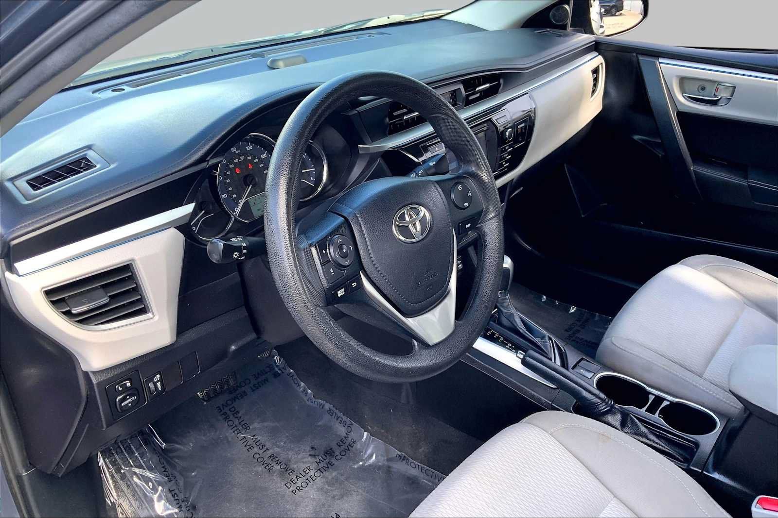 Used 2016 Toyota Corolla LE FWD image 14