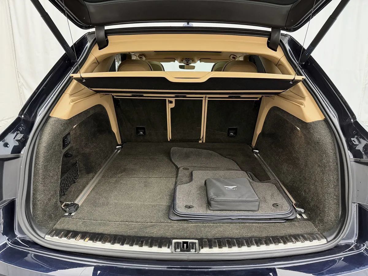 Used 2017 Bentley Bentayga AWD/4WD image 35