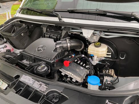 Used 2025 Mercedes-Benz Sprinter 2500 image 28