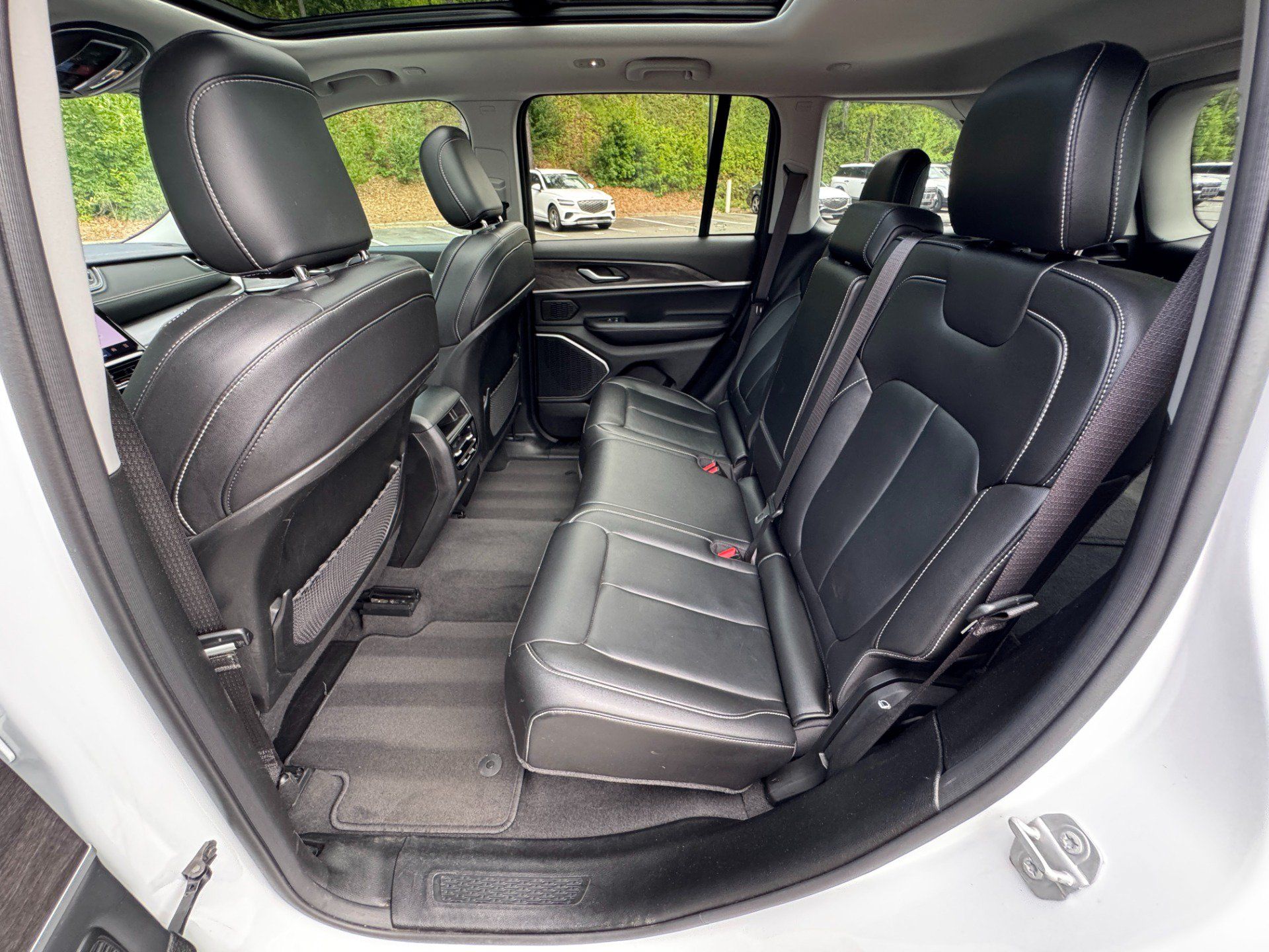 Used 2022 Jeep Grand Cherokee Limited AWD/4WD image 51