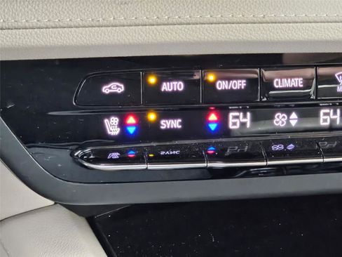 Used 2023 Buick Envision Avenir FWD image 20