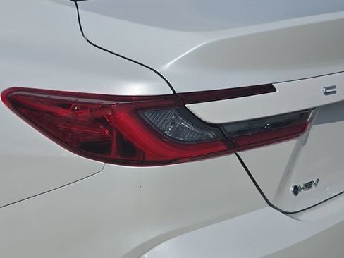 Used 2025 Toyota Camry XLE FWD image 37