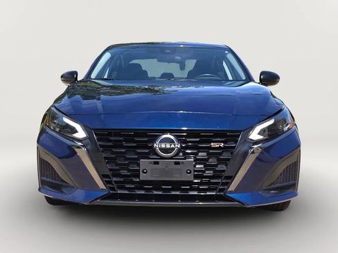 Used 2024 Nissan Altima 2.5 SR FWD image 6