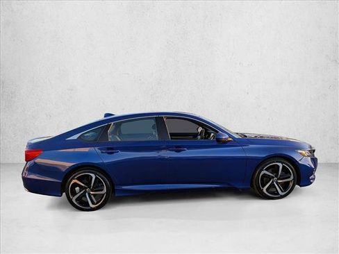Used 2018 Honda Accord Sport image 4