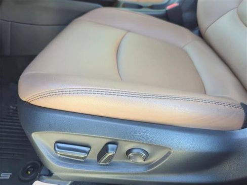 Used 2026 Toyota Corolla Cross XLE w/ Convenience Package AWD/4WD image 12