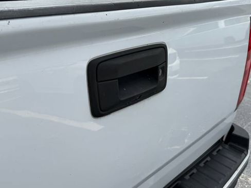 Used 2018 Chevrolet Colorado W/T RWD image 15